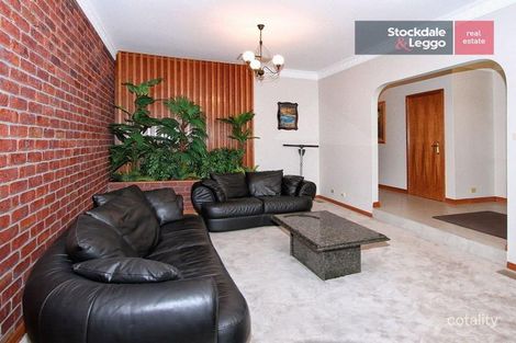 Property photo of 19 Simmington Circuit Greenvale VIC 3059