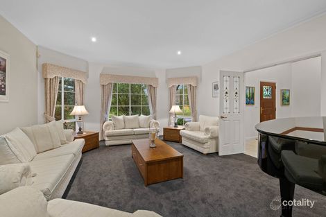 Property photo of 53 Ebeli Close Narre Warren North VIC 3804