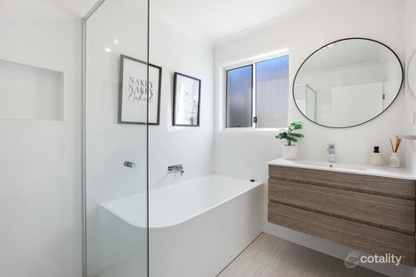 Property photo of 8 Harrow Place Arundel QLD 4214