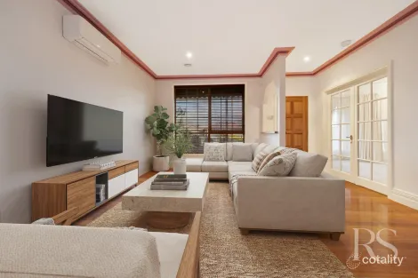 Property photo of 2 Tigris Close Werribee VIC 3030