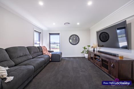 Property photo of 60 Hindmarsh Esplanade Dubbo NSW 2830