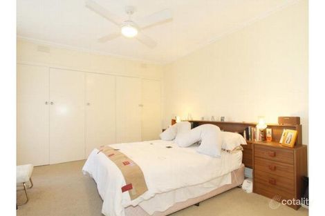 Property photo of 42 Risdon Drive Notting Hill VIC 3168