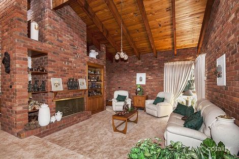 Property photo of 44 Patrick Close Greensborough VIC 3088