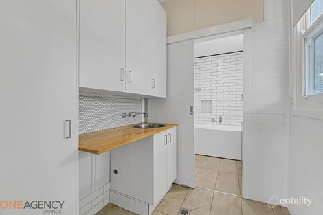 Property photo of 17 Kearneys Drive Orange NSW 2800