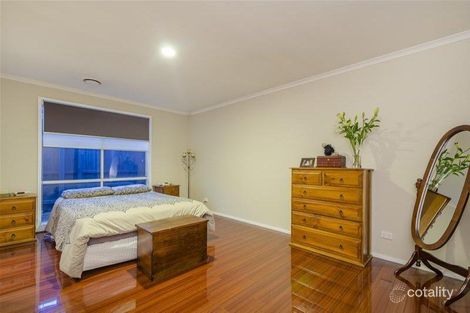Property photo of 17 Lily Drive Sydenham VIC 3037