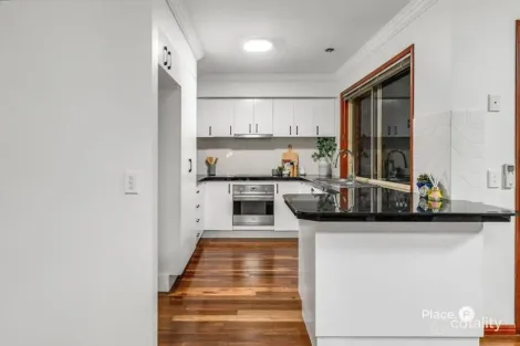 Property photo of 31 Kirra Place Carindale QLD 4152