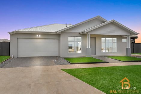 Property photo of 48 Lena Crescent Truganina VIC 3029