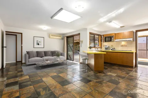 Property photo of 4 Kinnordy Court Hamlyn Heights VIC 3215