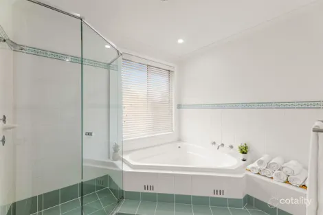 Property photo of 4 Nicolson Circuit Menai NSW 2234