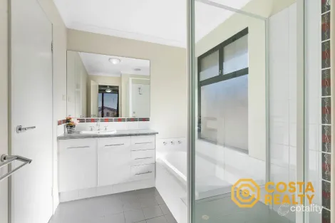 Property photo of 34 Bordeaux Parade Piara Waters WA 6112