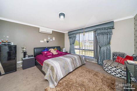 Property photo of 15 Chervil Bend Wattle Grove WA 6107
