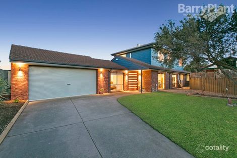 Property photo of 12 Craigton Court Cranbourne North VIC 3977