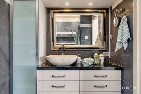 Property photo of 13 Solander Court Roxburgh Park VIC 3064