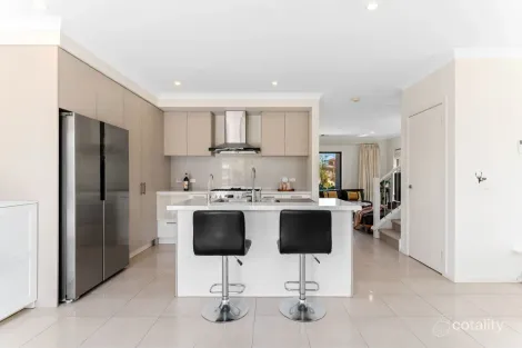 Property photo of 11 Rosette Crescent Keysborough VIC 3173