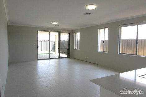 Property photo of 29 Clementine Boulevard Treeby WA 6164
