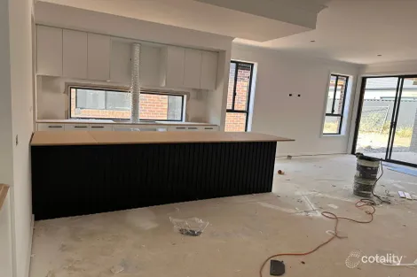 Property photo of 7 Momil Road Mount Cottrell VIC 3024