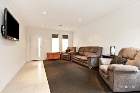 Property photo of 2/23 Red Robin Road Truganina VIC 3029