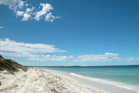 19 Bettong Ave, Jurien Bay, WA 6516