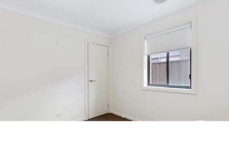 Property photo of 32 Brunswick Crescent Craigieburn VIC 3064