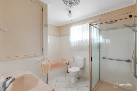 Property photo of 19 Sardon Street Centenary Heights QLD 4350