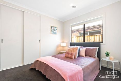 Property photo of 10 Winterberry Road Point Cook VIC 3030