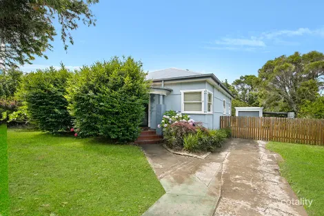 4 Bourke St, Fairy Meadow, NSW 2519
