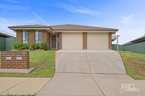 5/5a Hazelwood Dr, Forest Hill, NSW 2651
