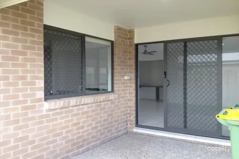 Property photo of 2/13 Moreton Drive Rural View QLD 4740