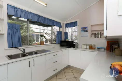 Property photo of 4 Carleton Street Cowra NSW 2794