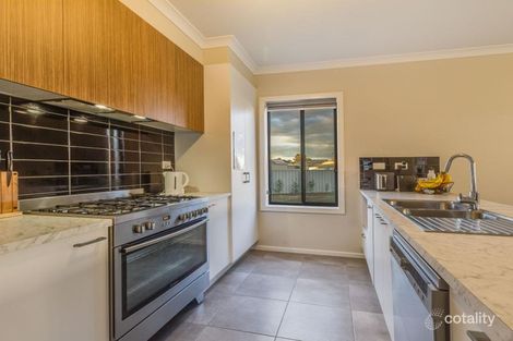 Property photo of 11 Robbins Court Epsom VIC 3551