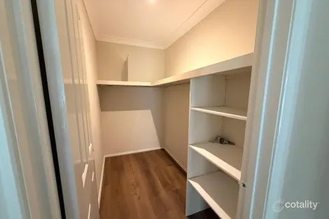 Property photo of 13 Olympic Way Craigieburn VIC 3064