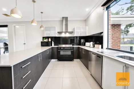 Property photo of 23 Walhalla Drive Eynesbury VIC 3338