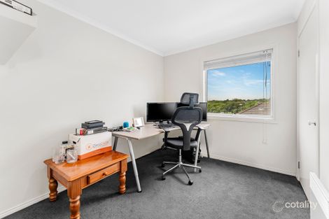 Property photo of 16/18 Tulloch Grove Glen Waverley VIC 3150