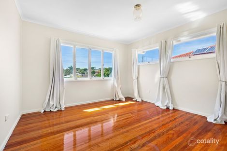 Property photo of 38 Valentia Street Mansfield QLD 4122