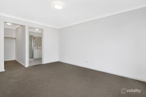 Property photo of 14 Pettit Close Berwick VIC 3806