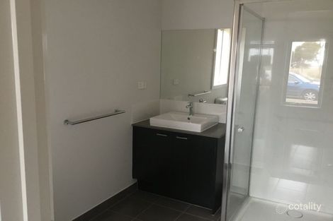 Property photo of 39 Mulloway Drive Point Cook VIC 3030