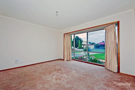 Property photo of 17 St Lawrence Close Werribee VIC 3030