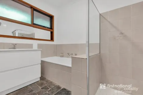 Property photo of 20 Buckingham Drive Werribee VIC 3030