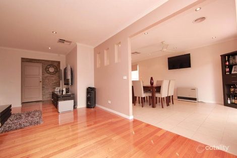 Property photo of 4 Royston Close Mill Park VIC 3082
