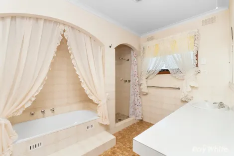 Property photo of 17 Nandina Avenue Lake Albert NSW 2650