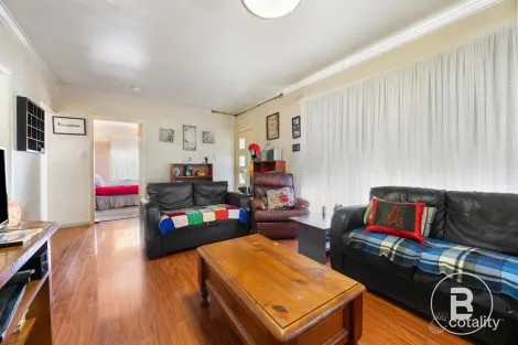 Property photo of 46 Marigold Street Wendouree VIC 3355