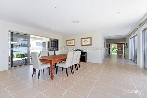 Property photo of 2240 The Parkway Hope Island QLD 4212