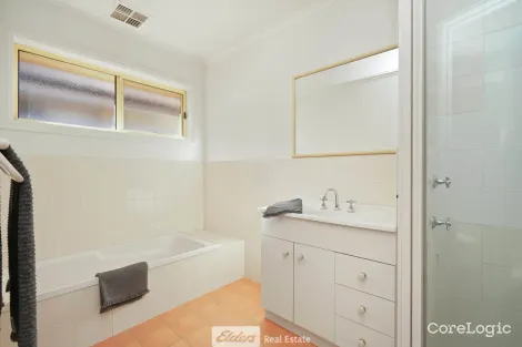 Property photo of 22 Albion Grove Crescent Griffith NSW 2680