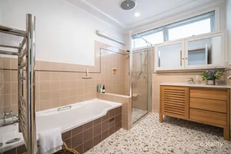 Property photo of 8 Hyde Avenue Killarney Heights NSW 2087