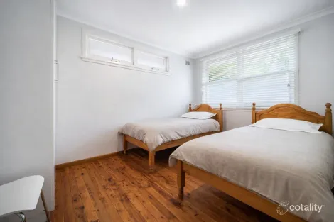 Property photo of 8 Hyde Avenue Killarney Heights NSW 2087