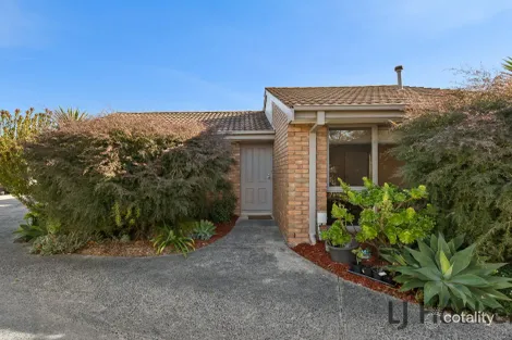 2/18 Surrey Rd W, Croydon, VIC 3136