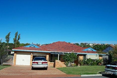 11 Robertson Rd, Kardinya, WA 6163