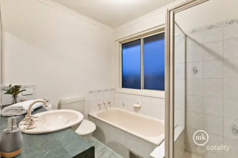 Property photo of 4/233-235 Nepean Street Greensborough VIC 3088
