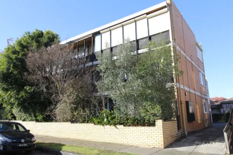 4/21 Dickens St, Elwood, VIC 3184