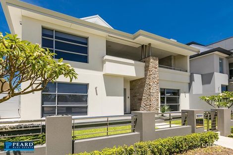 Property photo of 25 Martinique Mews Hillarys WA 6025